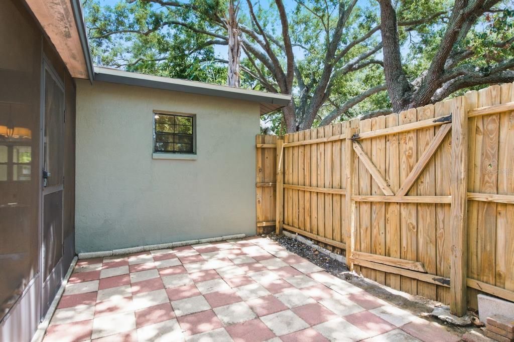 На продажу: $355,000 (3 спален, 2 ванн, 1190 Квадратных фут)