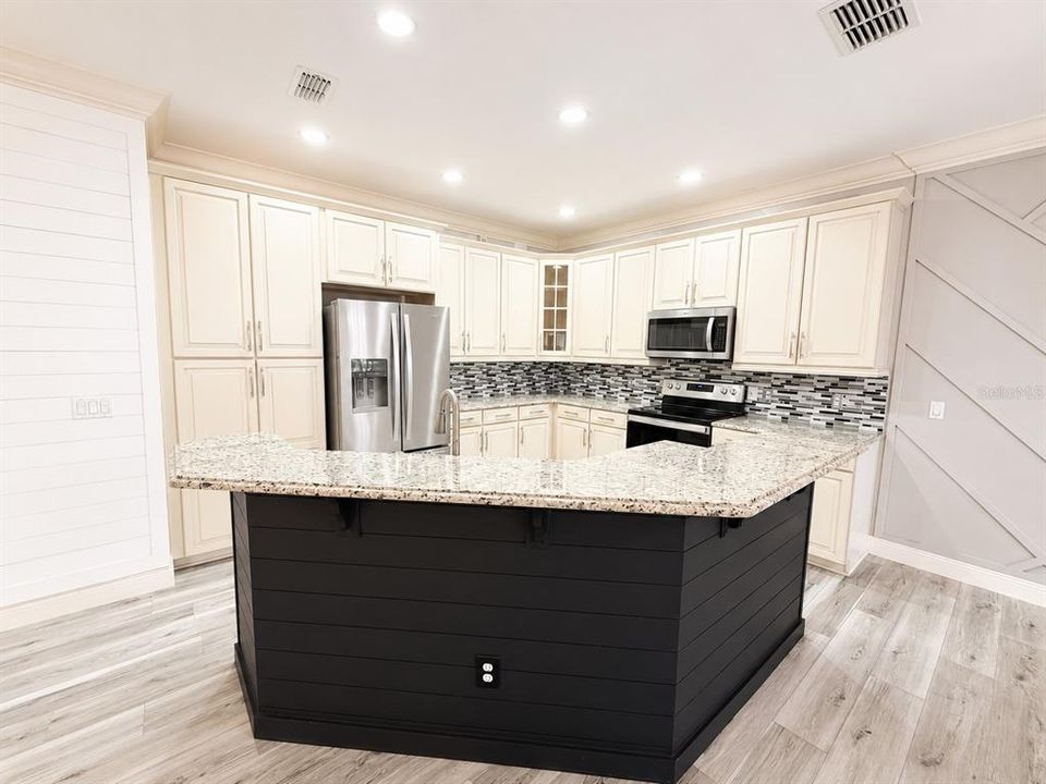 For Rent: $3,250 (4 beds, 3 baths, 2040 Square Feet)