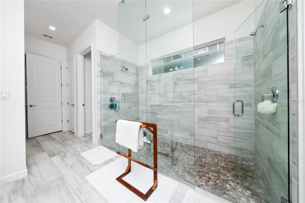 For Sale: $1,130,000 (5 beds, 4 baths, 4222 Square Feet)