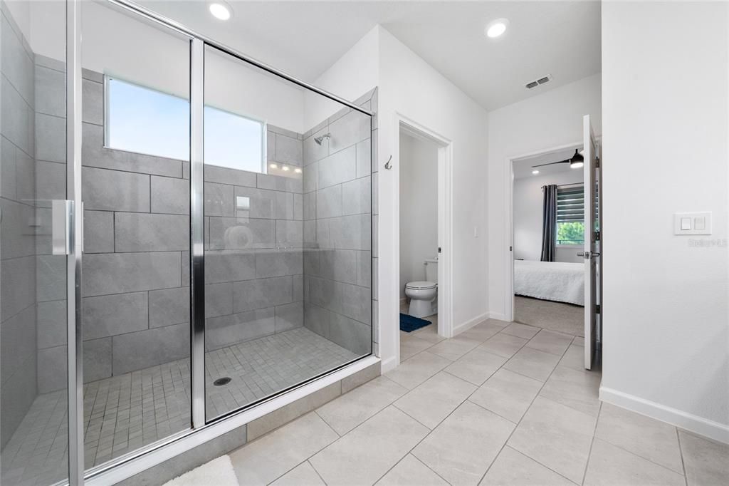 For Sale: $1,130,000 (5 beds, 4 baths, 4222 Square Feet)