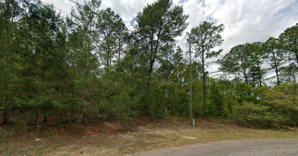 На продажу: $23,500 (0.37 acres)