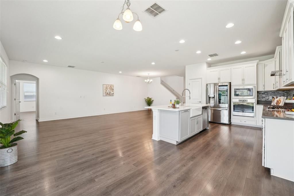 En Venta: $699,900 (5 camas, 4 baños, 3337 Pies cuadrados)