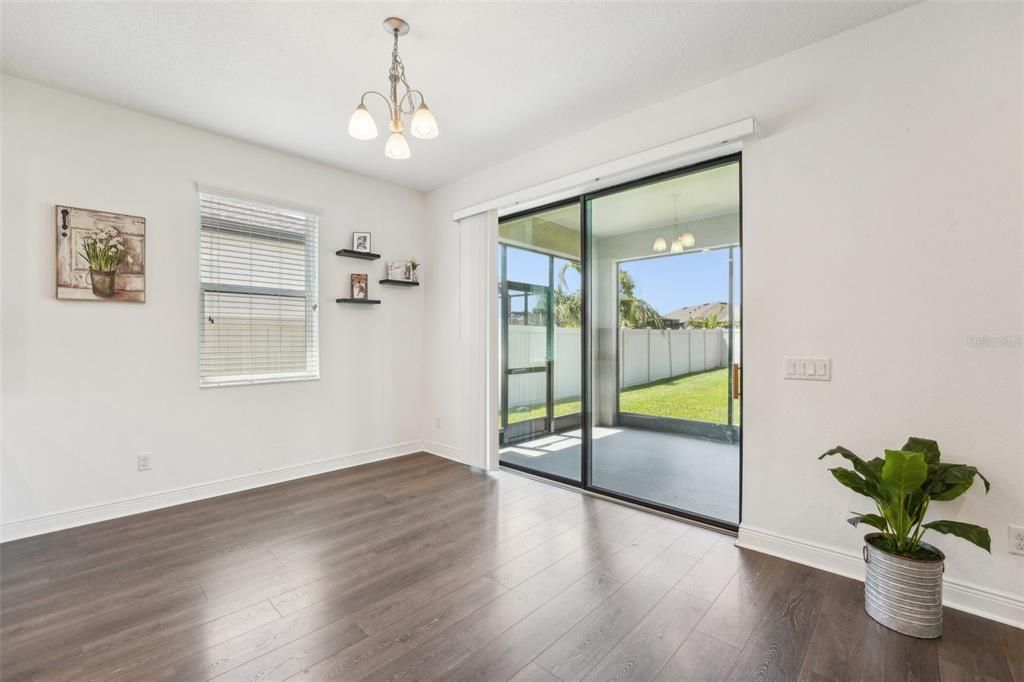 En Venta: $699,900 (5 camas, 4 baños, 3337 Pies cuadrados)