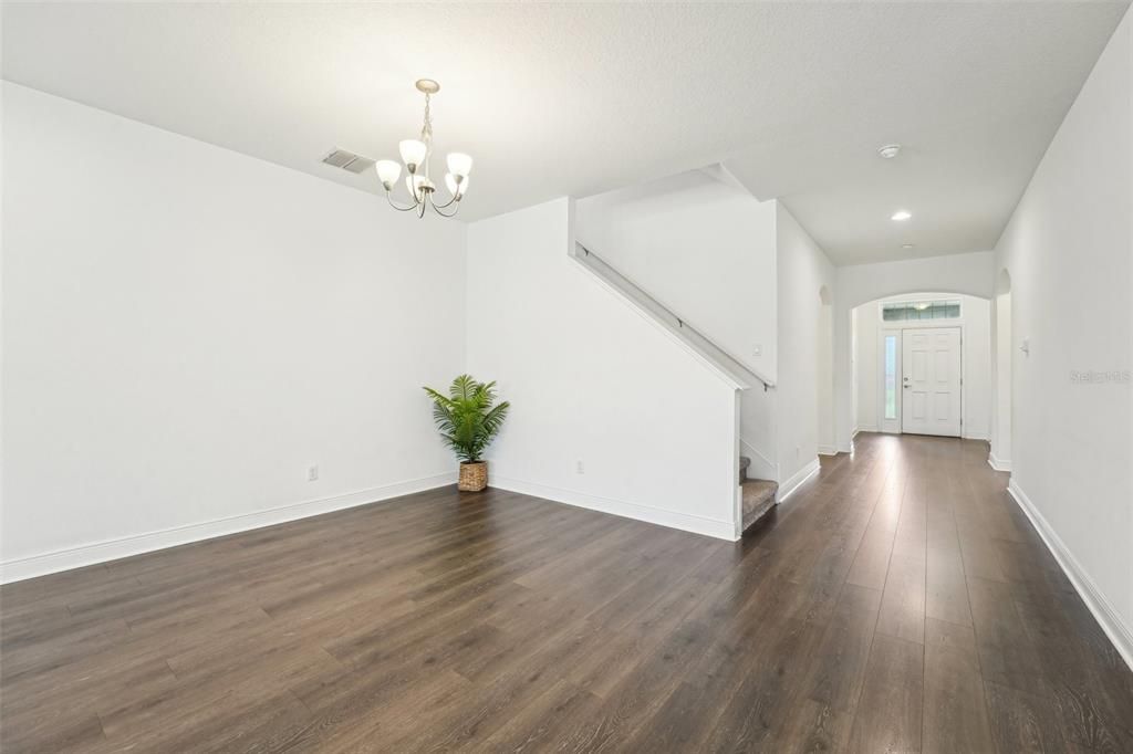 En Venta: $699,900 (5 camas, 4 baños, 3337 Pies cuadrados)