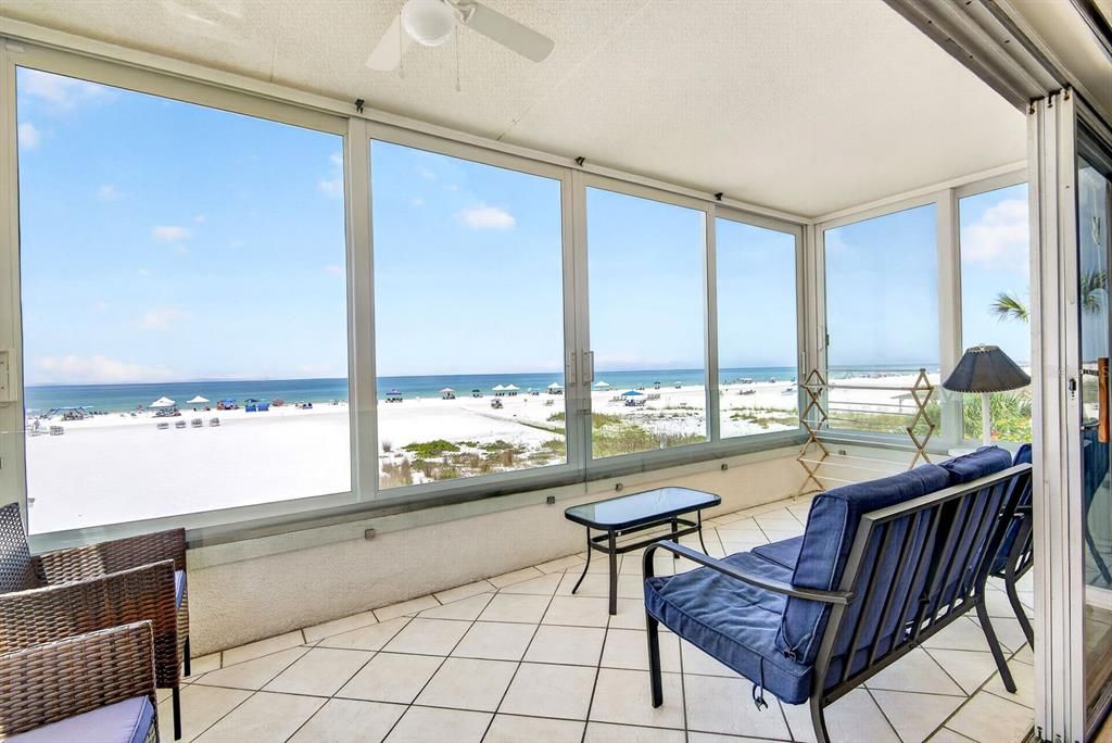 Active With Contract: $1,385,000 (2 beds, 2 baths, 1376 Square Feet)