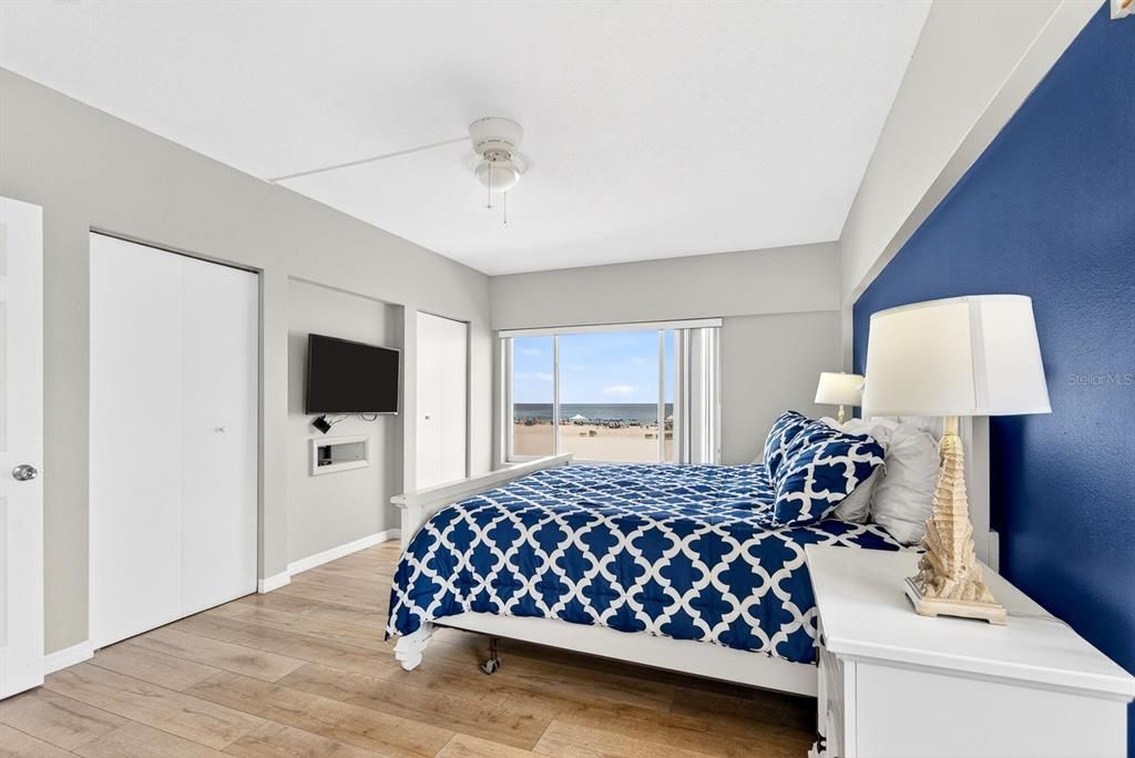 Active With Contract: $1,385,000 (2 beds, 2 baths, 1376 Square Feet)