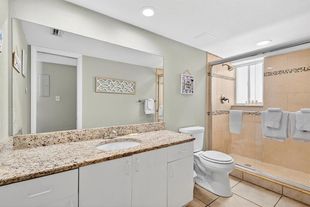 Active With Contract: $1,385,000 (2 beds, 2 baths, 1376 Square Feet)