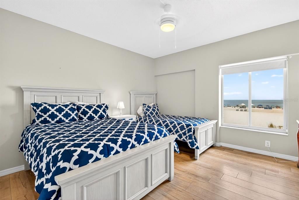 Active With Contract: $1,385,000 (2 beds, 2 baths, 1376 Square Feet)