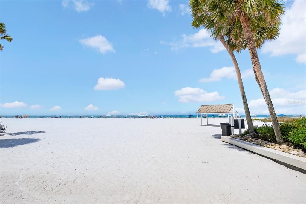 Active With Contract: $1,385,000 (2 beds, 2 baths, 1376 Square Feet)