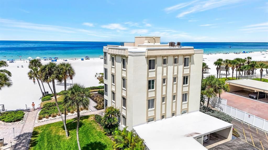 Active With Contract: $1,385,000 (2 beds, 2 baths, 1376 Square Feet)