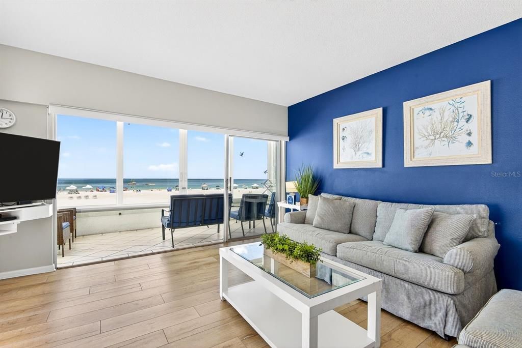Active With Contract: $1,385,000 (2 beds, 2 baths, 1376 Square Feet)