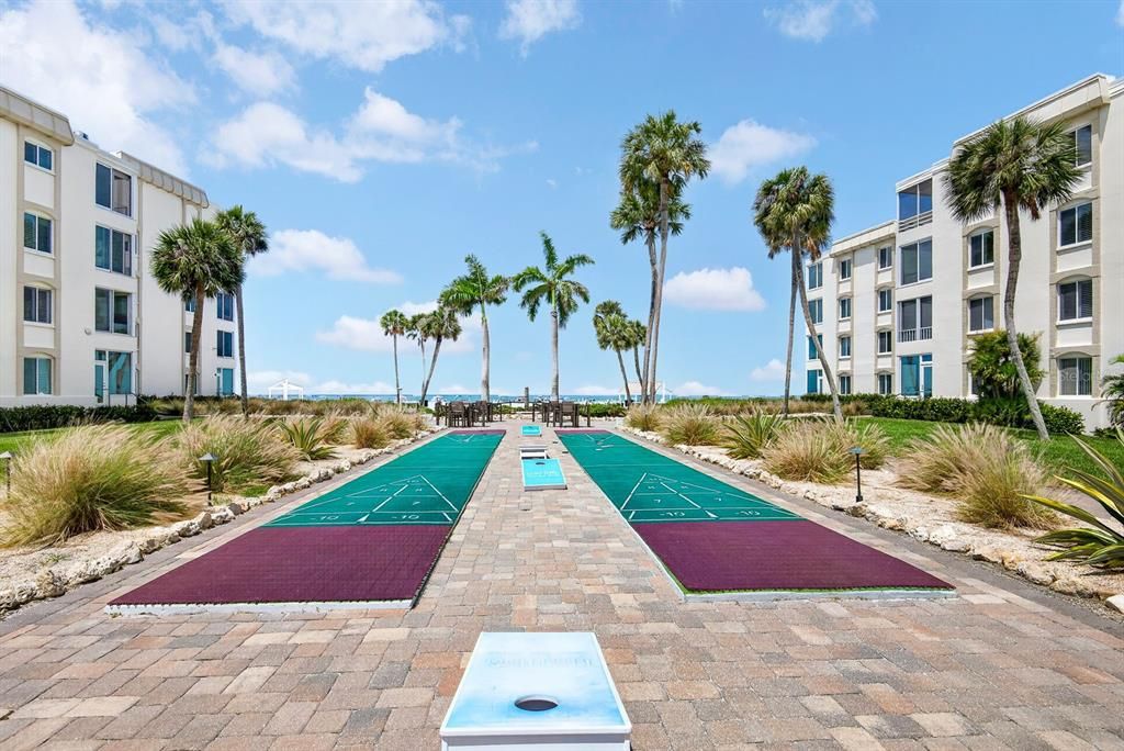 Active With Contract: $1,385,000 (2 beds, 2 baths, 1376 Square Feet)