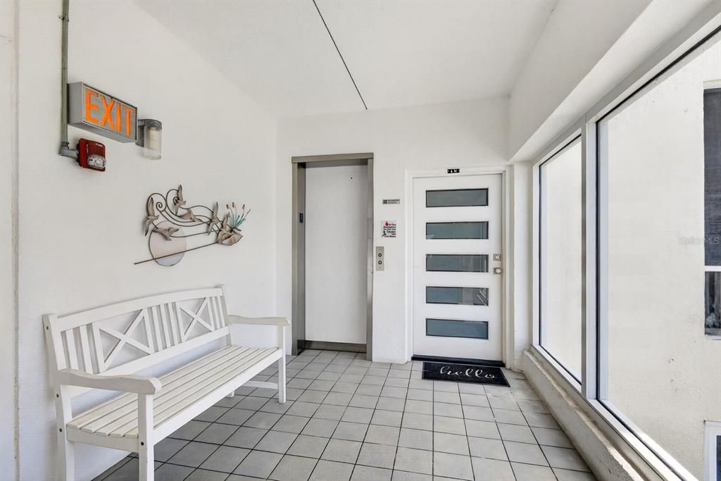 Active With Contract: $1,385,000 (2 beds, 2 baths, 1376 Square Feet)