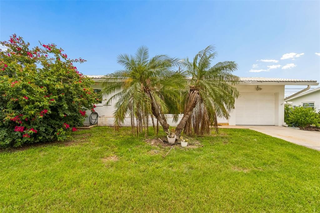 For Sale: $250,000 (2 beds, 1 baths, 1054 Square Feet)