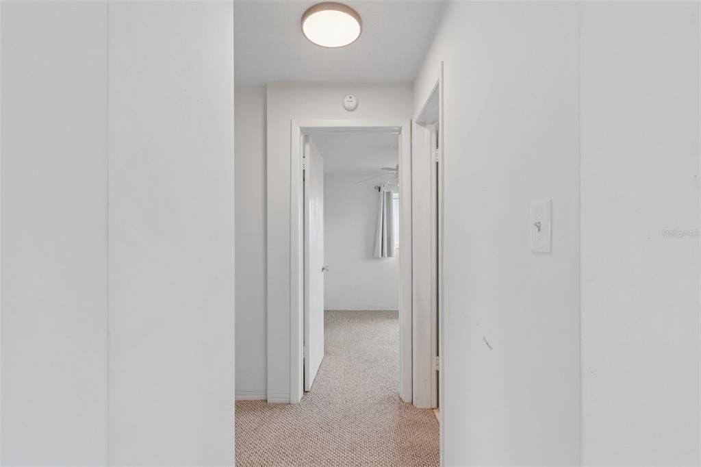 For Sale: $250,000 (2 beds, 1 baths, 1054 Square Feet)