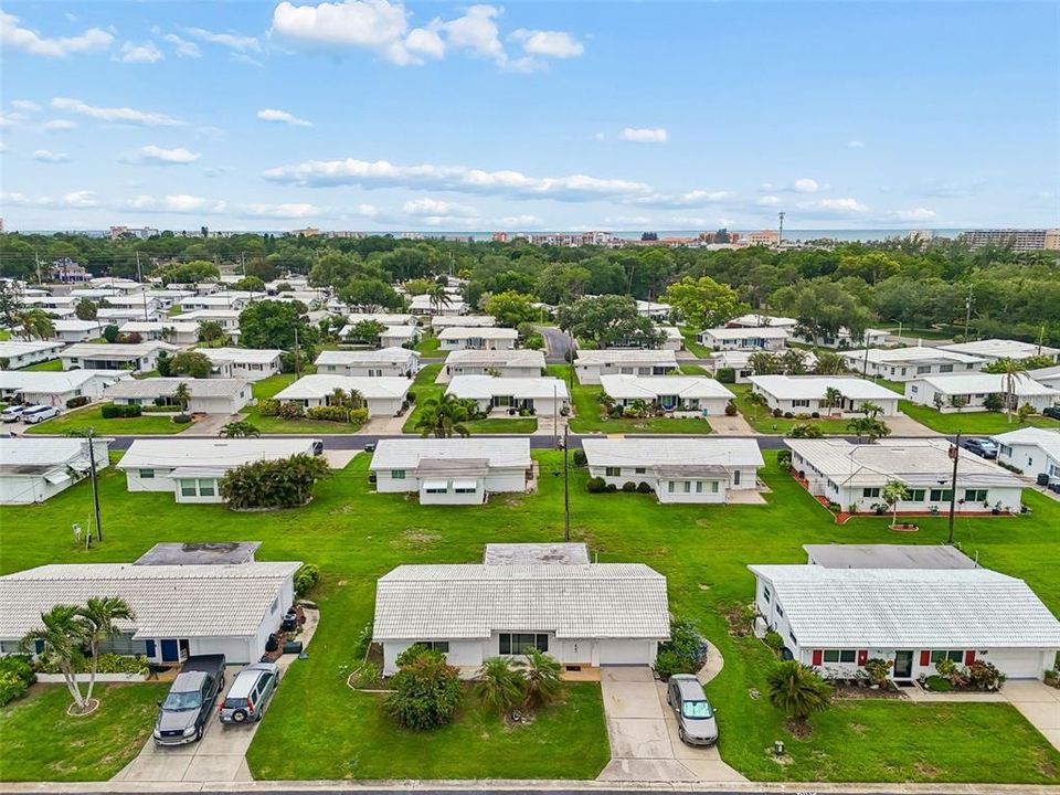 For Sale: $250,000 (2 beds, 1 baths, 1054 Square Feet)