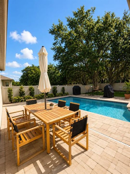 For Sale: $595,000 (4 beds, 2 baths, 1833 Square Feet)
