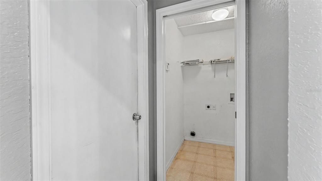 For Sale: $299,900 (3 beds, 2 baths, 1613 Square Feet)