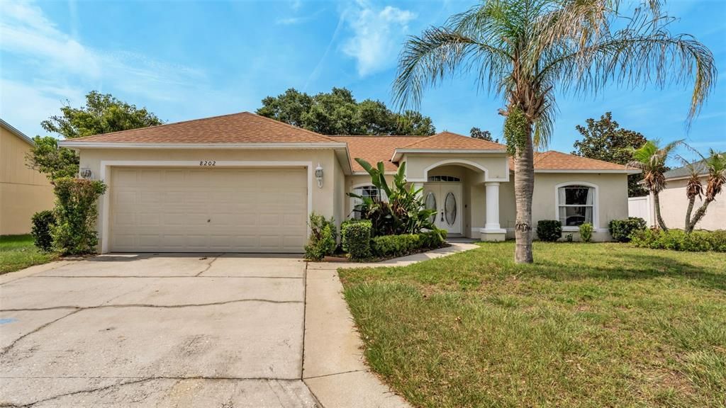For Sale: $299,900 (3 beds, 2 baths, 1613 Square Feet)