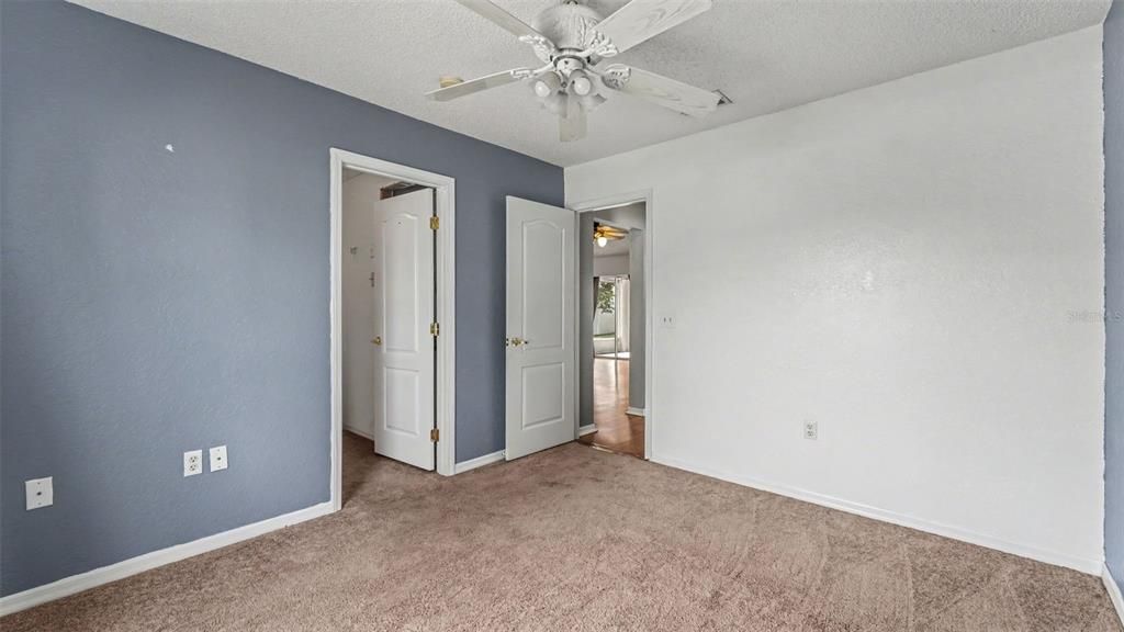 For Sale: $299,900 (3 beds, 2 baths, 1613 Square Feet)