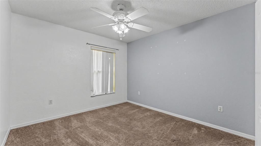 For Sale: $299,900 (3 beds, 2 baths, 1613 Square Feet)