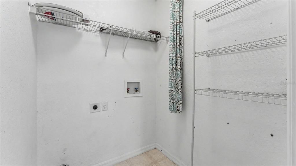For Sale: $299,900 (3 beds, 2 baths, 1613 Square Feet)