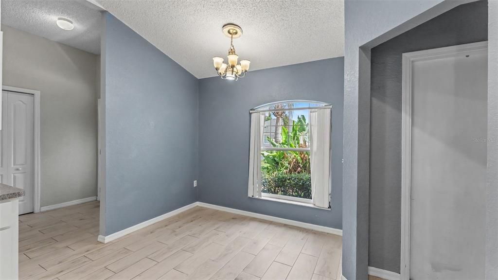 For Sale: $299,900 (3 beds, 2 baths, 1613 Square Feet)