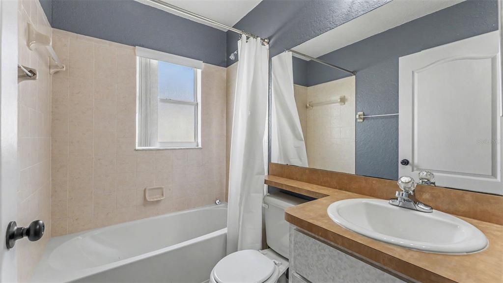 For Sale: $299,900 (3 beds, 2 baths, 1613 Square Feet)