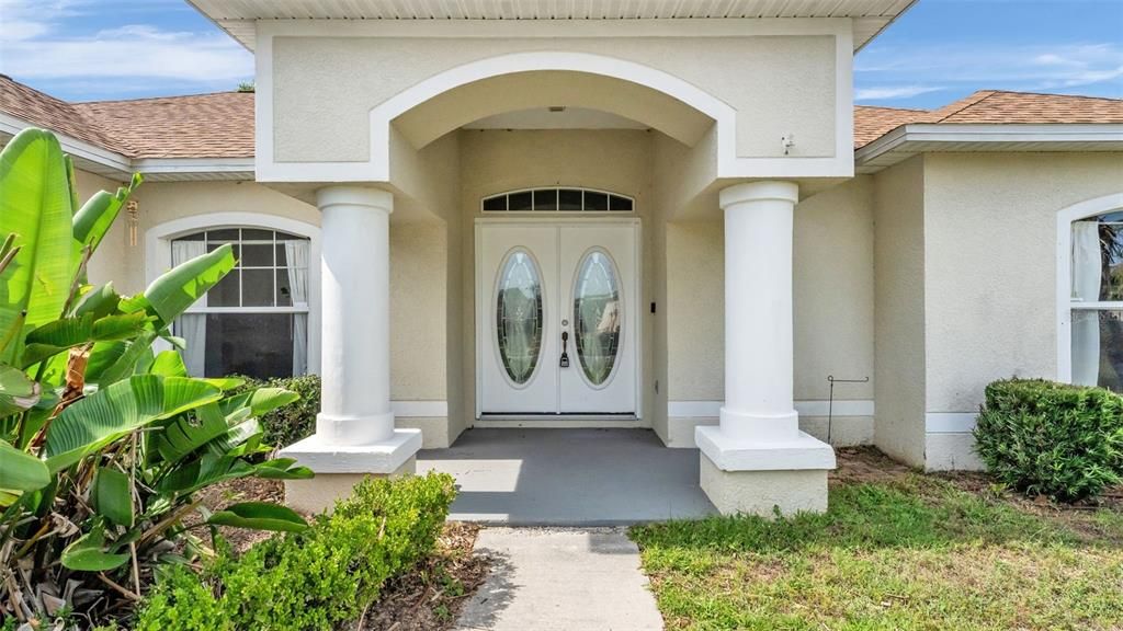 For Sale: $299,900 (3 beds, 2 baths, 1613 Square Feet)