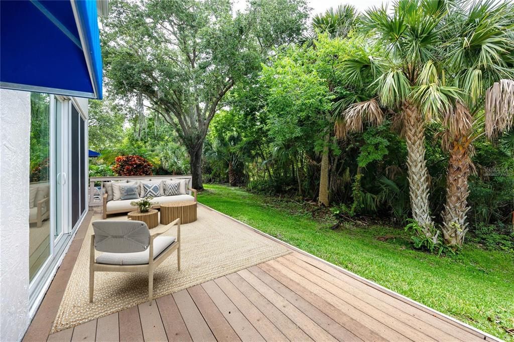 For Sale: $309,900 (2 beds, 2 baths, 1235 Square Feet)
