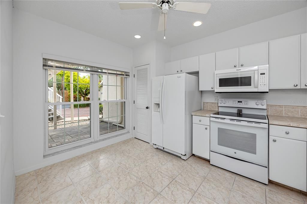 For Sale: $309,900 (2 beds, 2 baths, 1235 Square Feet)