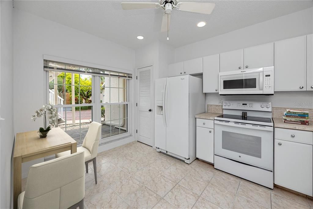 For Sale: $309,900 (2 beds, 2 baths, 1235 Square Feet)