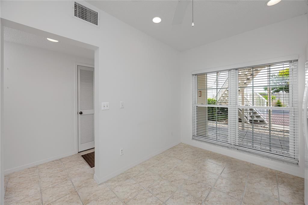 For Sale: $309,900 (2 beds, 2 baths, 1235 Square Feet)