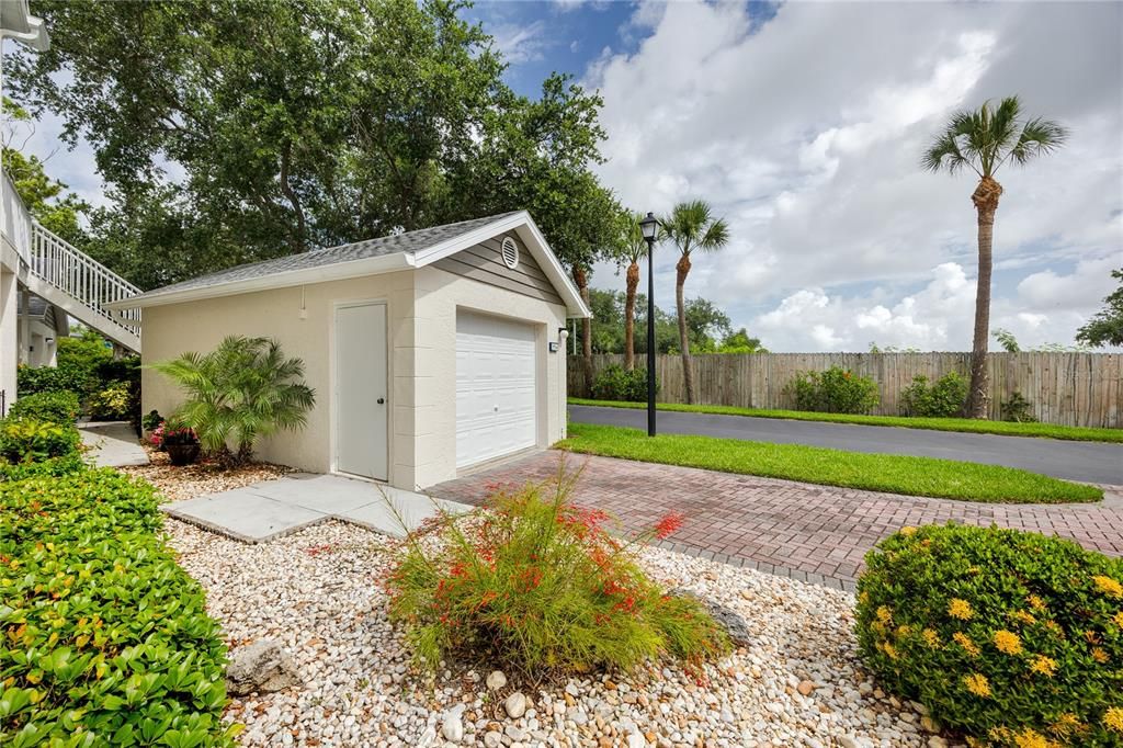 For Sale: $309,900 (2 beds, 2 baths, 1235 Square Feet)