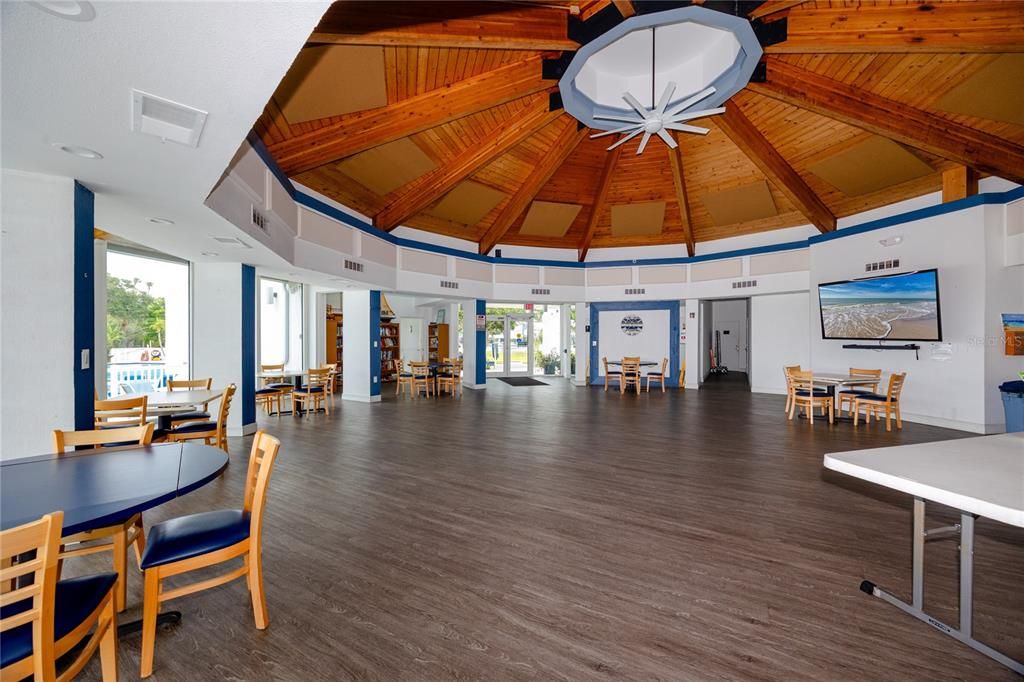 For Sale: $309,900 (2 beds, 2 baths, 1235 Square Feet)