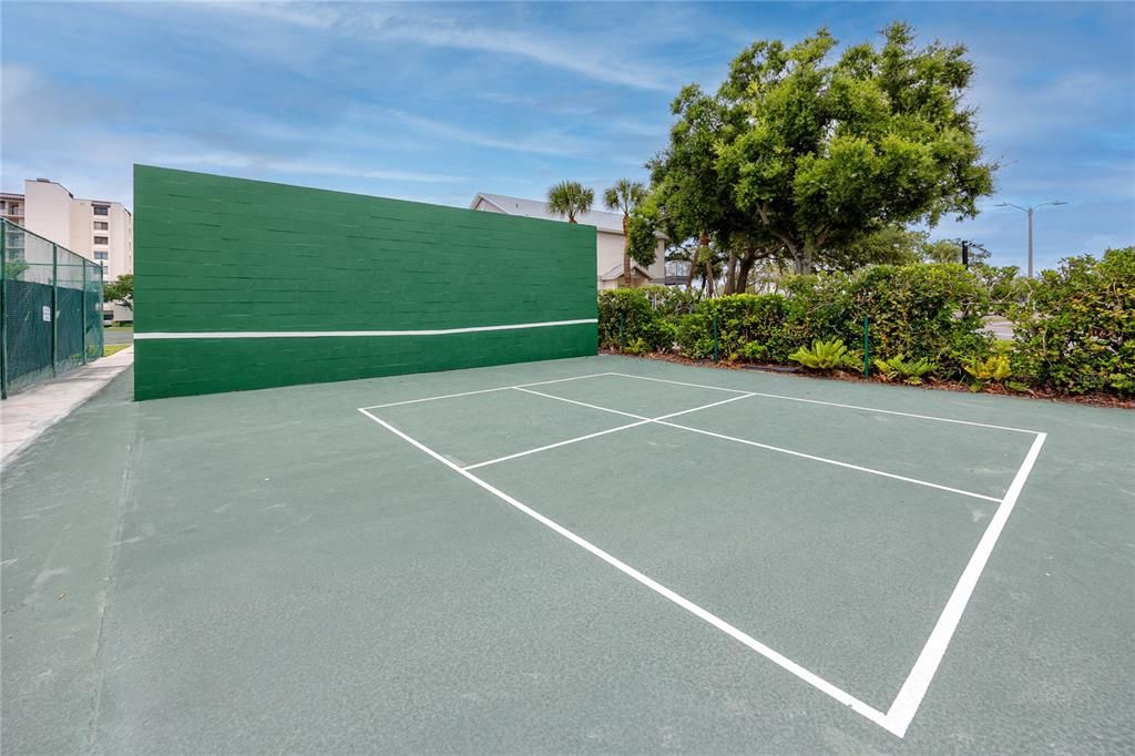 For Sale: $309,900 (2 beds, 2 baths, 1235 Square Feet)