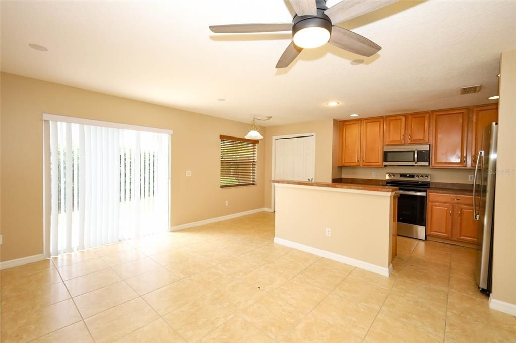 For Sale: $359,900 (3 beds, 2 baths, 1828 Square Feet)