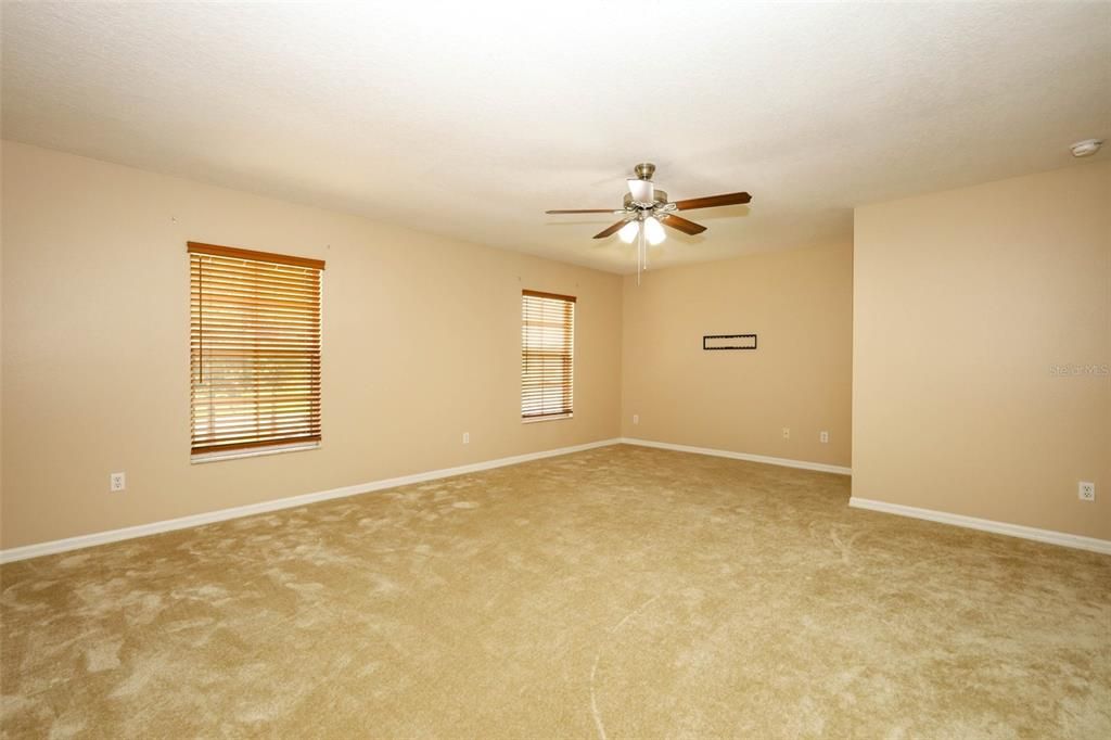 For Sale: $359,900 (3 beds, 2 baths, 1828 Square Feet)