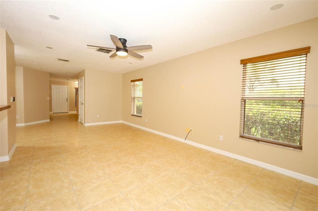 For Sale: $359,900 (3 beds, 2 baths, 1828 Square Feet)