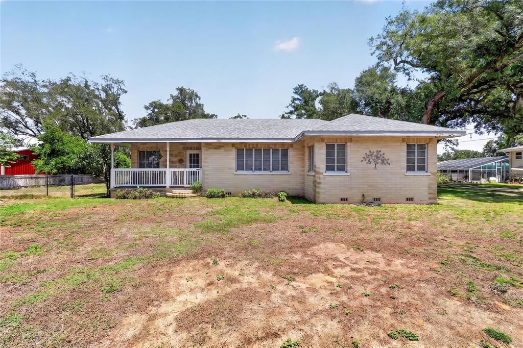 Activo con contrato: $225,000 (2 camas, 3 baños, 1353 Pies cuadrados)