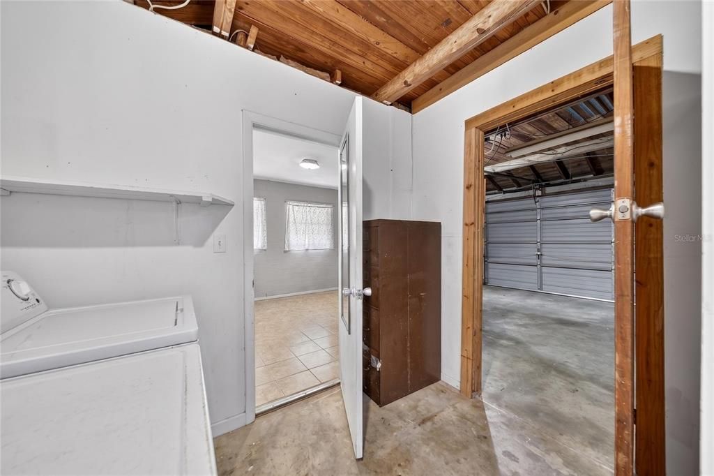 Activo con contrato: $225,000 (2 camas, 3 baños, 1353 Pies cuadrados)