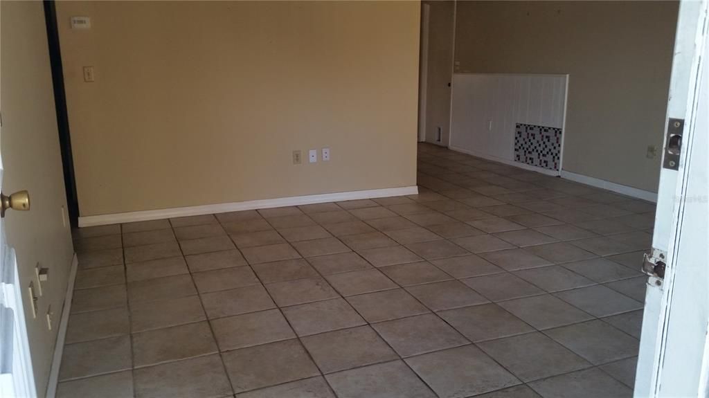 For Rent: $1,495 (2 beds, 1 baths, 1000 Square Feet)
