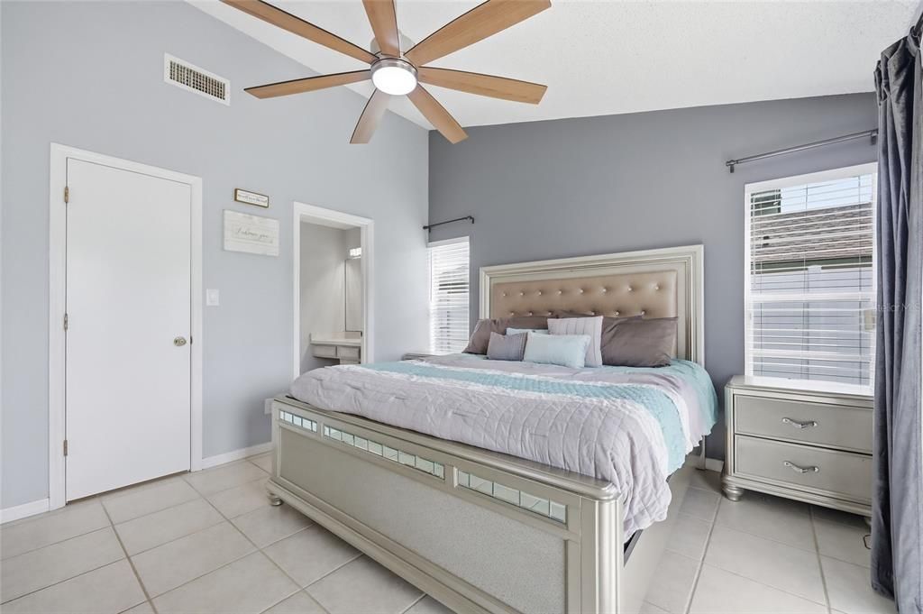 For Sale: $400,000 (3 beds, 2 baths, 1488 Square Feet)