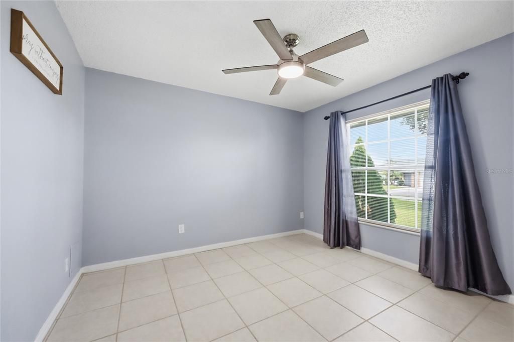 For Sale: $400,000 (3 beds, 2 baths, 1488 Square Feet)