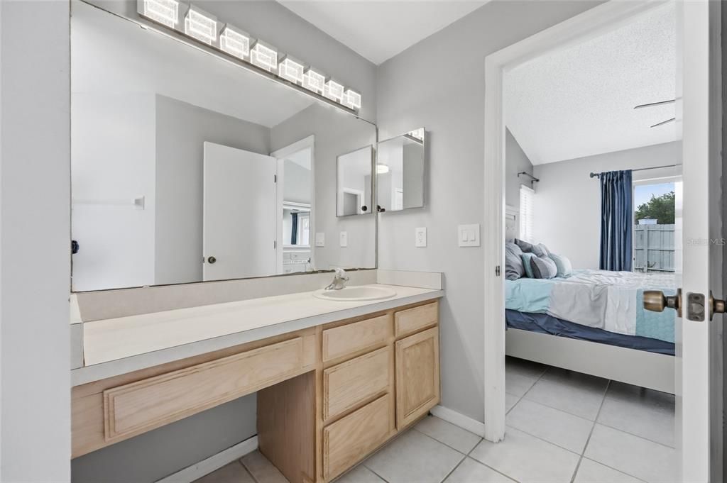 For Sale: $400,000 (3 beds, 2 baths, 1488 Square Feet)