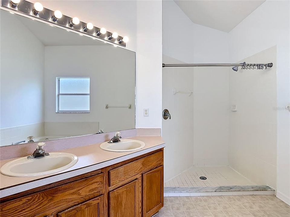 待售: $359,900 (4 贝兹, 3 浴室, 1951 平方英尺)