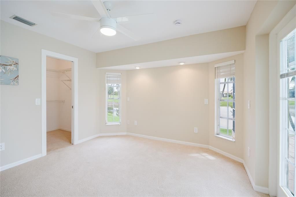 For Sale: $550,000 (3 beds, 2 baths, 2392 Square Feet)