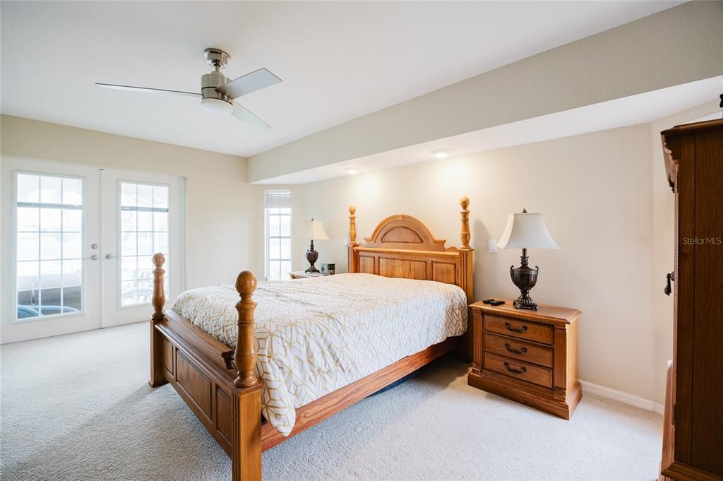 For Sale: $550,000 (3 beds, 2 baths, 2392 Square Feet)