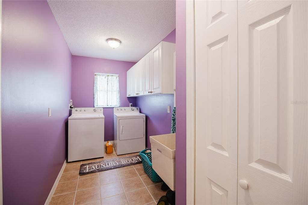 For Sale: $550,000 (3 beds, 2 baths, 2392 Square Feet)