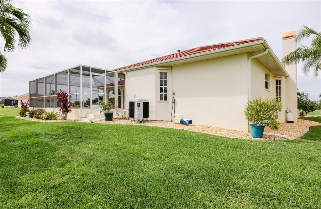 For Sale: $550,000 (3 beds, 2 baths, 2392 Square Feet)
